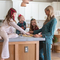 HOLIDAY BOWS | WOMEN'S BUTTON UP LONG SLEEVE SET