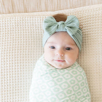 LIGHT GREEN CHECKER DAISY | SWADDLE