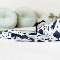 BLACK CATTLE | SWADDLE