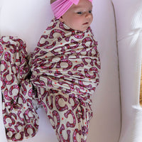 HORSESHOES | SWADDLE