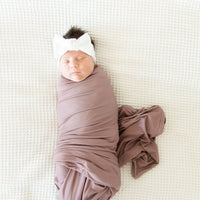 MOCHA SOLID | SWADDLE