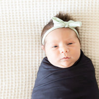 BLACK SOLID | SWADDLE