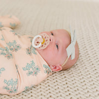 PALE PEACH DAISY FLORAL | SWADDLE