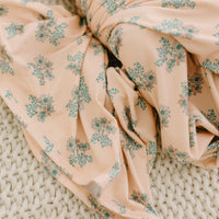 PALE PEACH DAISY FLORAL | SWADDLE