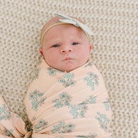 PALE PEACH DAISY FLORAL | SWADDLE