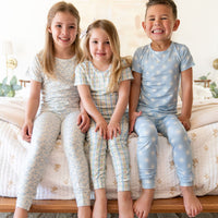 DAINTY BLUE FLORAL | SHORT SLEEVE