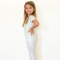 DAINTY BLUE FLORAL | SHORT SLEEVE