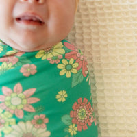 KELLY GREEN + PINK RETRO DAISIES | SWADDLE