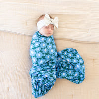 BLUE + GREEN DAISY | SWADDLE