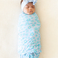 LIGHT BLUE DAISY | SWADDLE