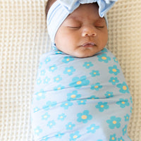 LIGHT BLUE DAISY | SWADDLE