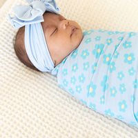 LIGHT BLUE DAISY | SWADDLE