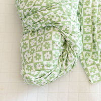 GREEN + WHITE DAISY CHECKER | SWADDLE