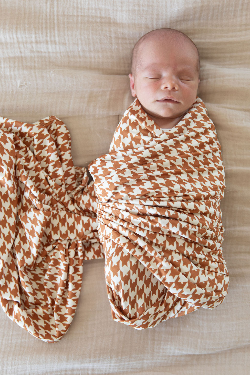 RUST HOUNDSTOOTH | SWADDLE