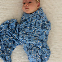 NAVY DAISIES | SWADDLE