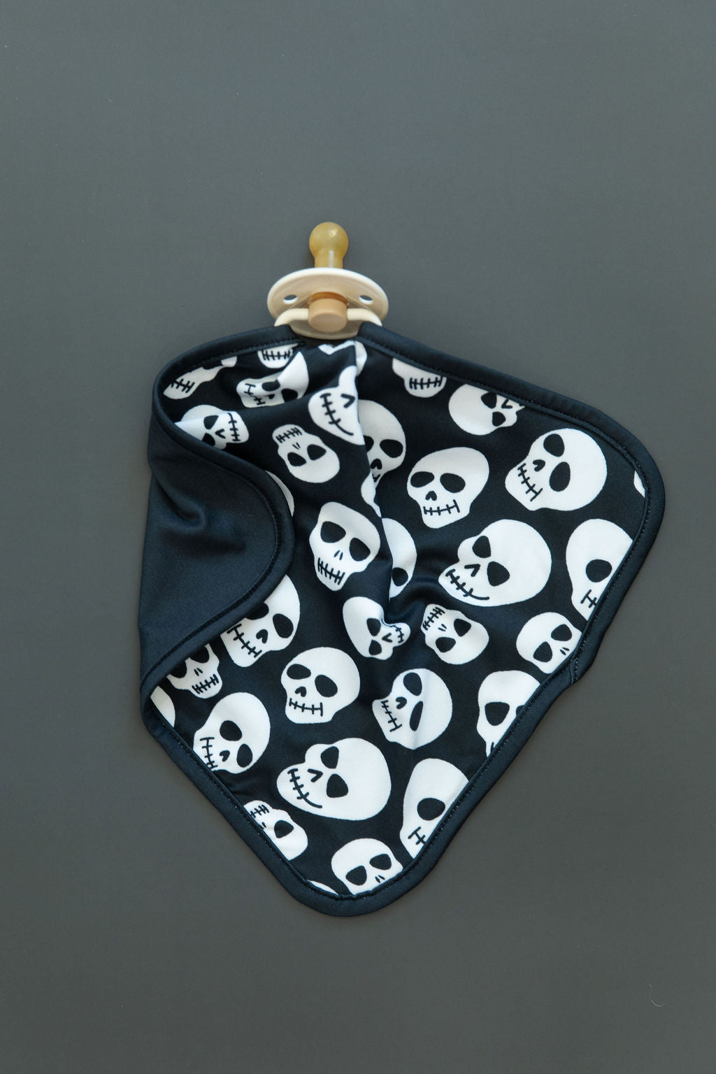 SKULLS | LOVIE