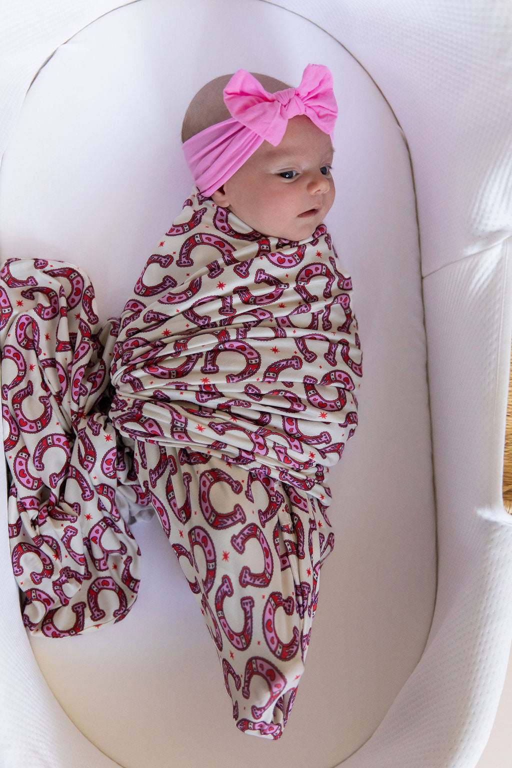 HORSESHOES | SWADDLE