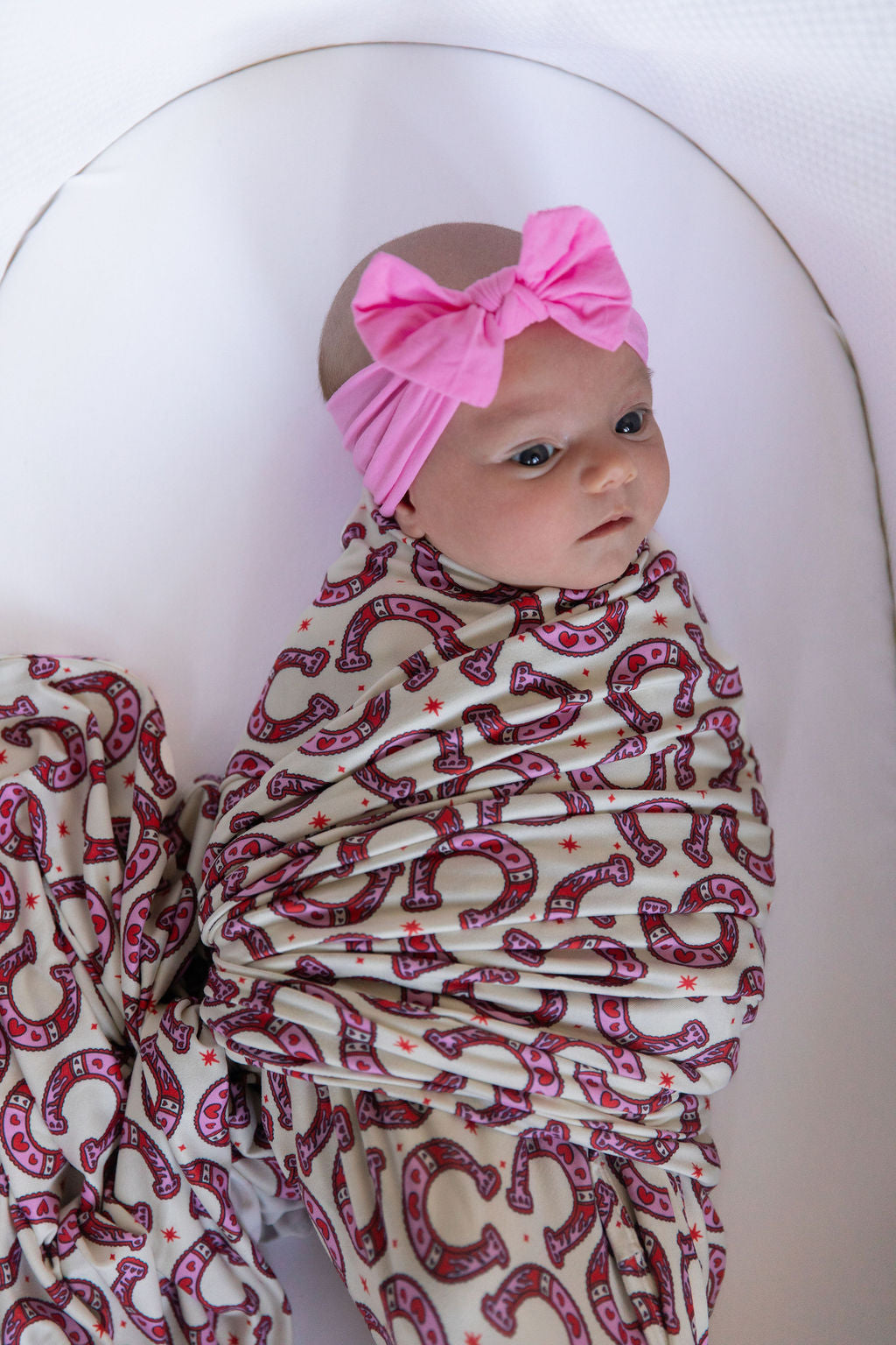 HORSESHOES | SWADDLE