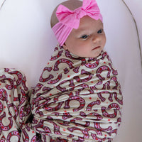 HORSESHOES | SWADDLE