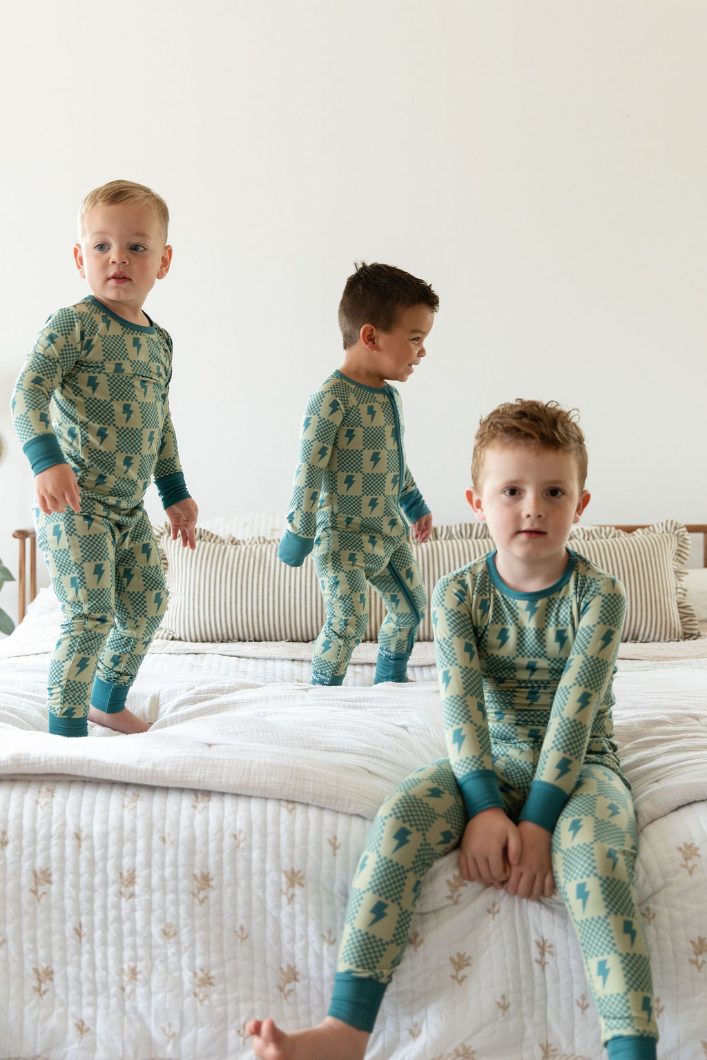 CHECKER LIGHTNING BOLTS | LONG SLEEVE