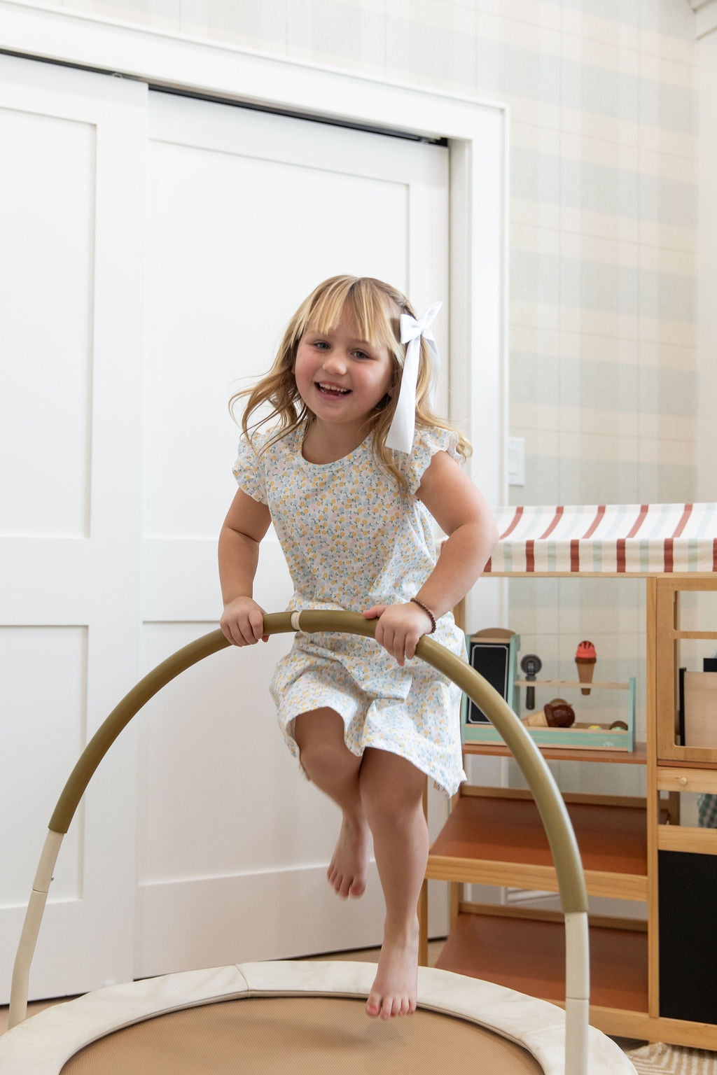 PASTEL FLORAL | RUFFLE SLEEVE DRESS