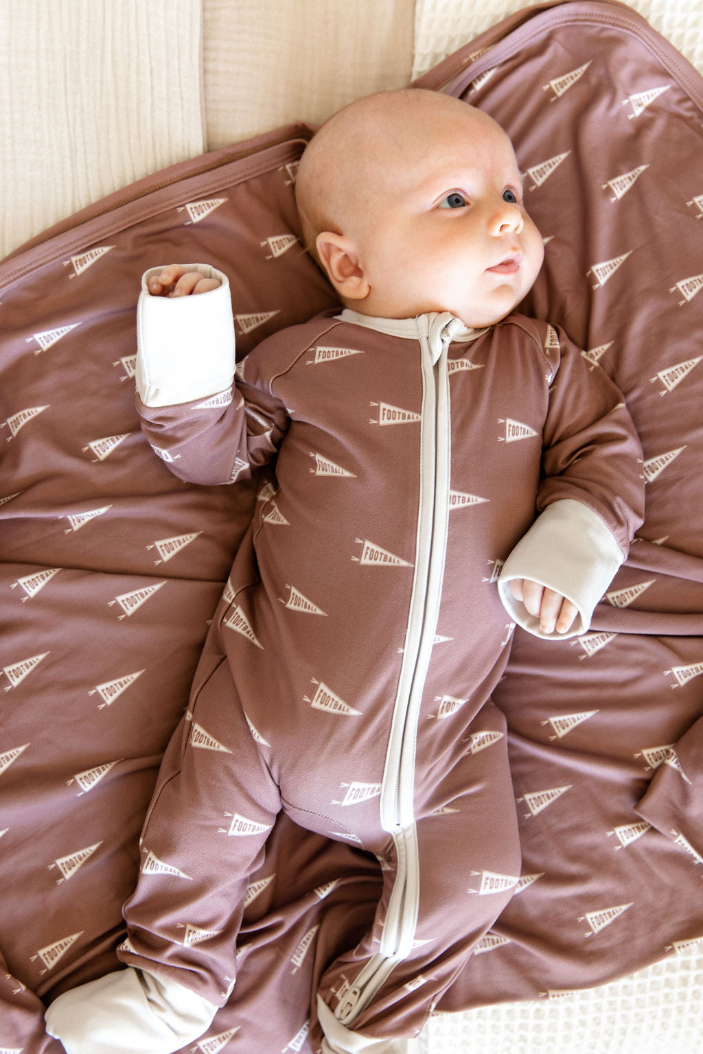 FOOTBALL FLAGS | SWADDLE