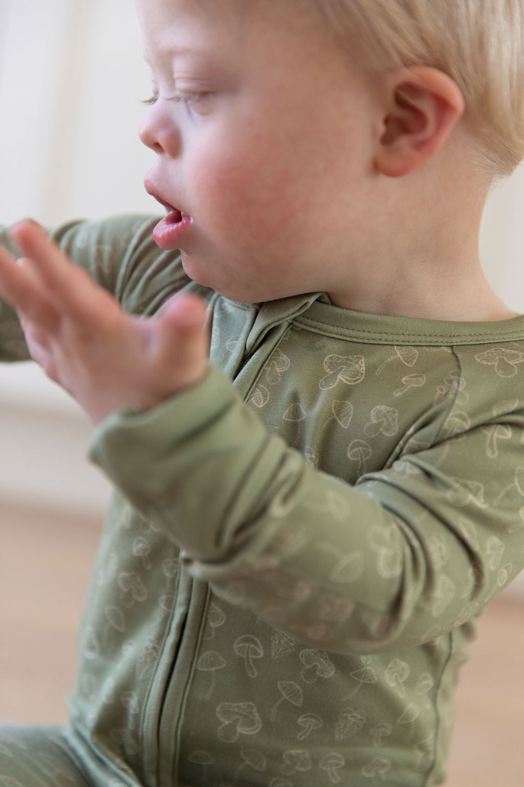 GREEN MUSHROOMS | ZIPPER ONE PIECE