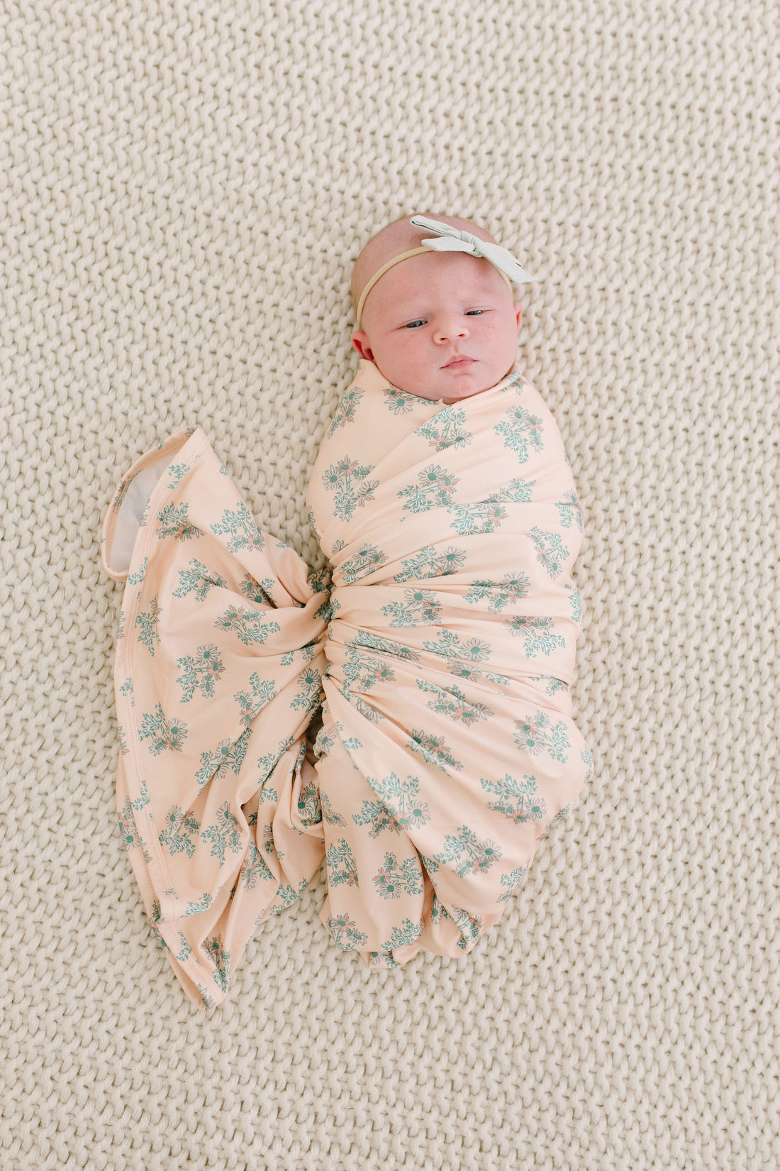 PALE PEACH DAISY FLORAL | SWADDLE