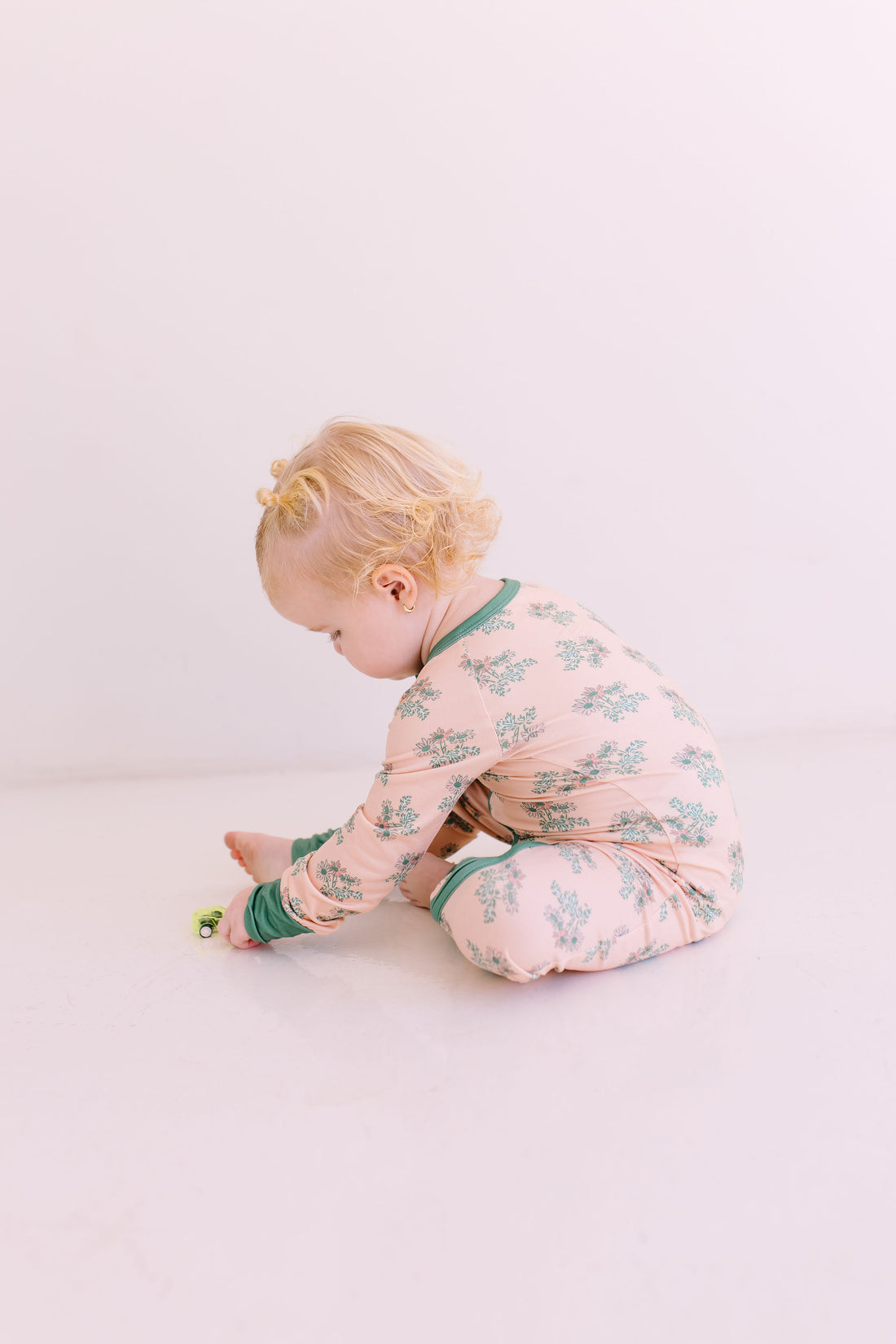 PALE PEACH DAISY | ZIPPER ONE PIECE