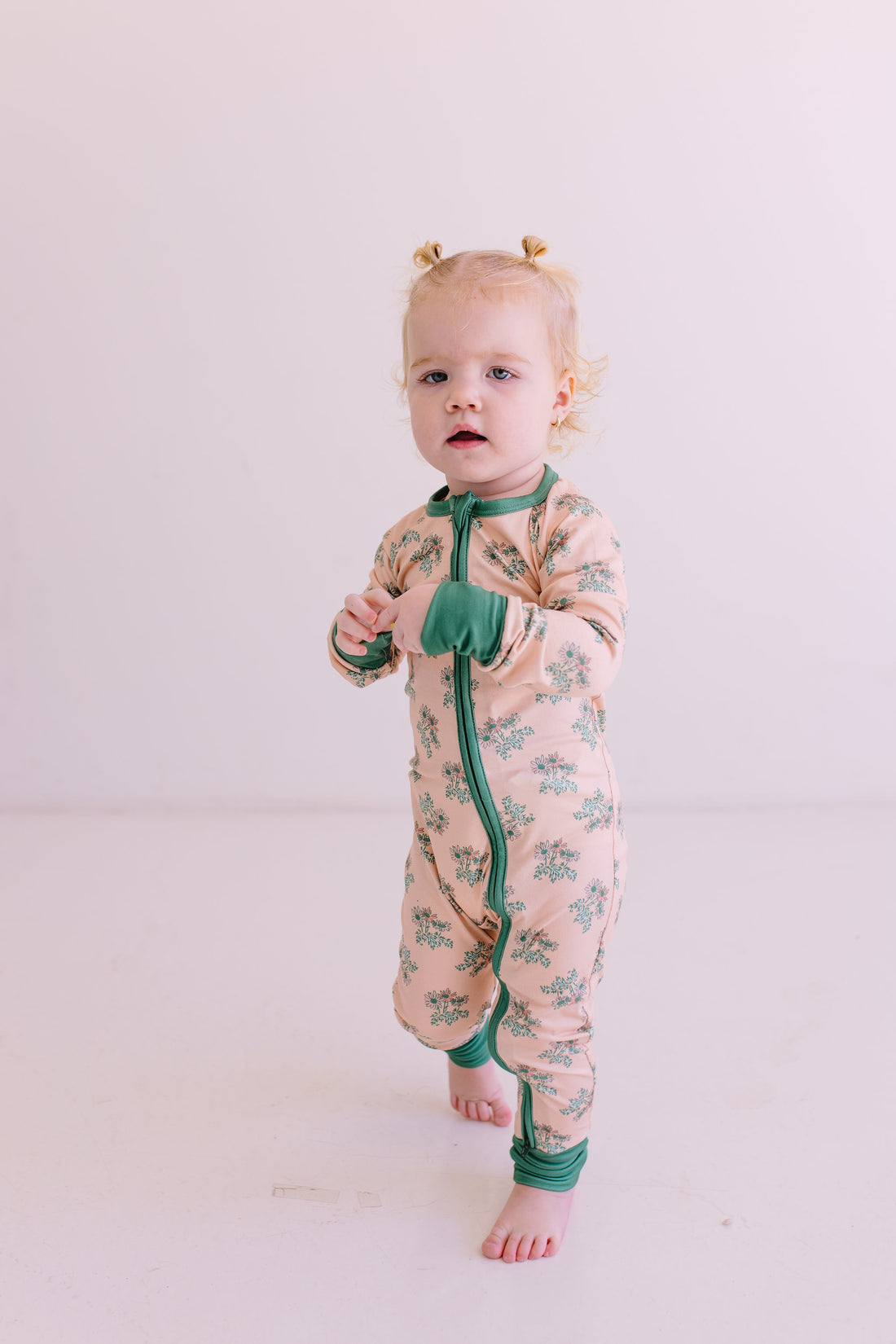 PALE PEACH DAISY | ZIPPER ONE PIECE