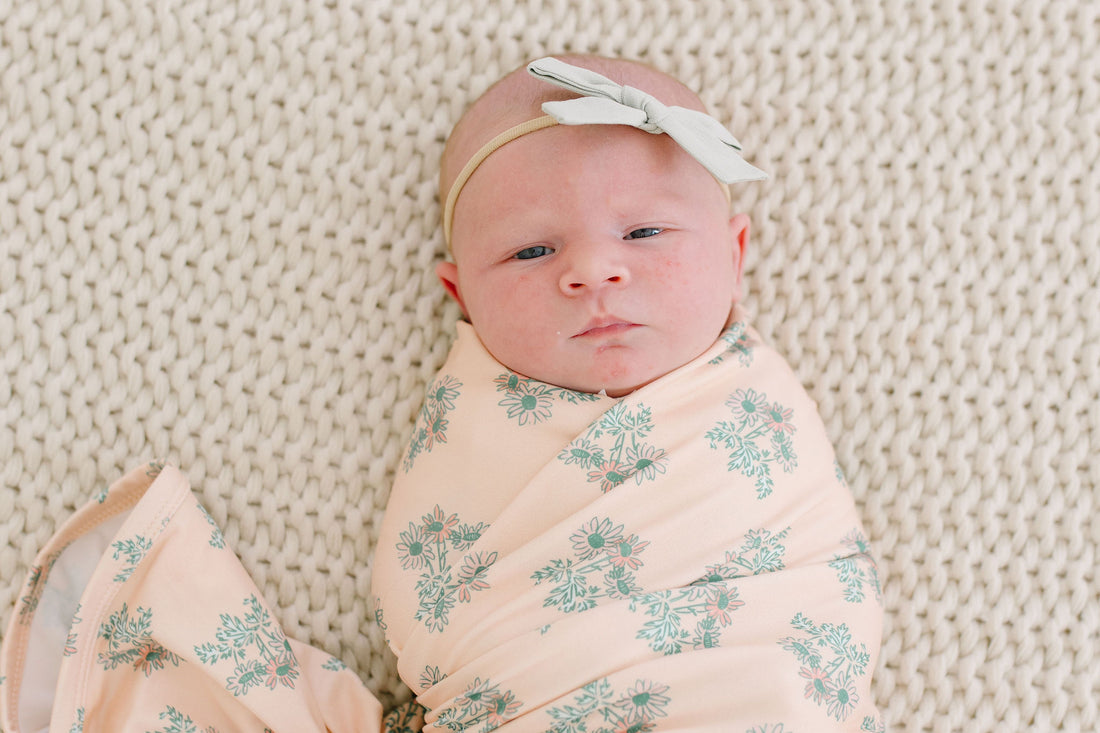 PALE PEACH DAISY FLORAL | SWADDLE