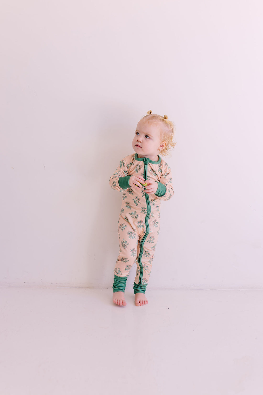 PALE PEACH DAISY | ZIPPER ONE PIECE