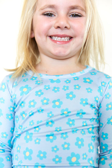 LIGHT BLUE DAISY | LONG SLEEVE